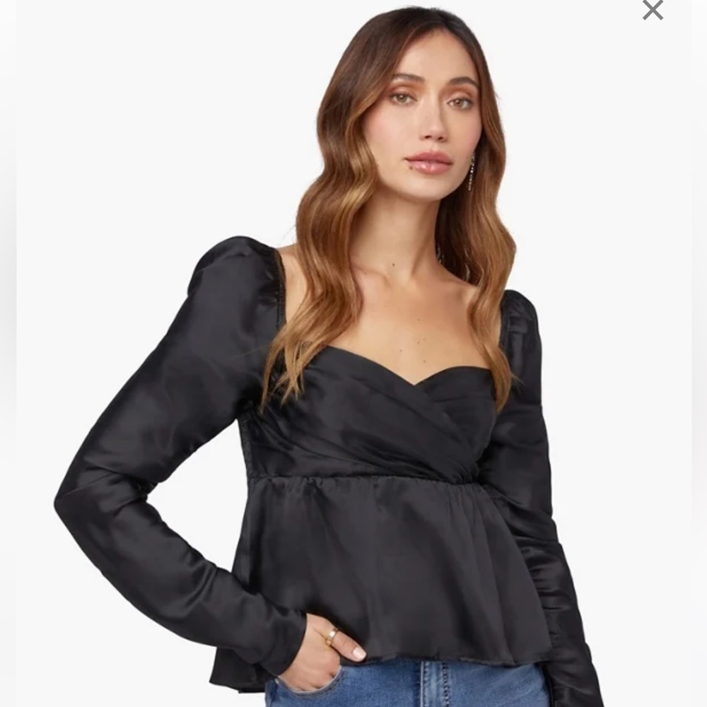 BNWT Justfab Empire Ruched Top